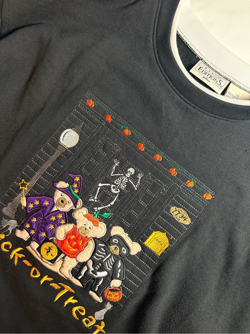 Vintage Basic Editions Halloween Embroidered Bear Sweatshirt Size 1X Black